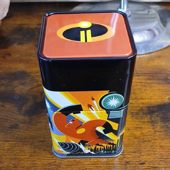 Disney Funko Incredibles Exclusive Themed Black and Orange Mystery Tin Vinyl Fig - Picture 1 of 6